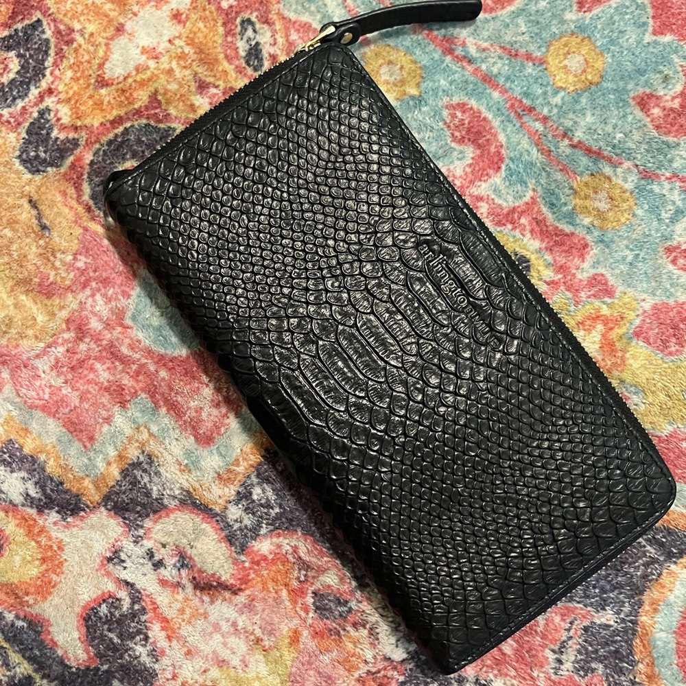 Wallet clutch